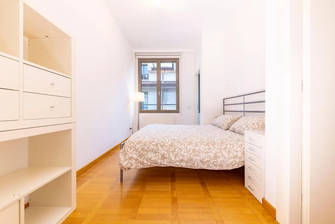 Apartment Luxury 1 Bedroom Navigli Loft Milan