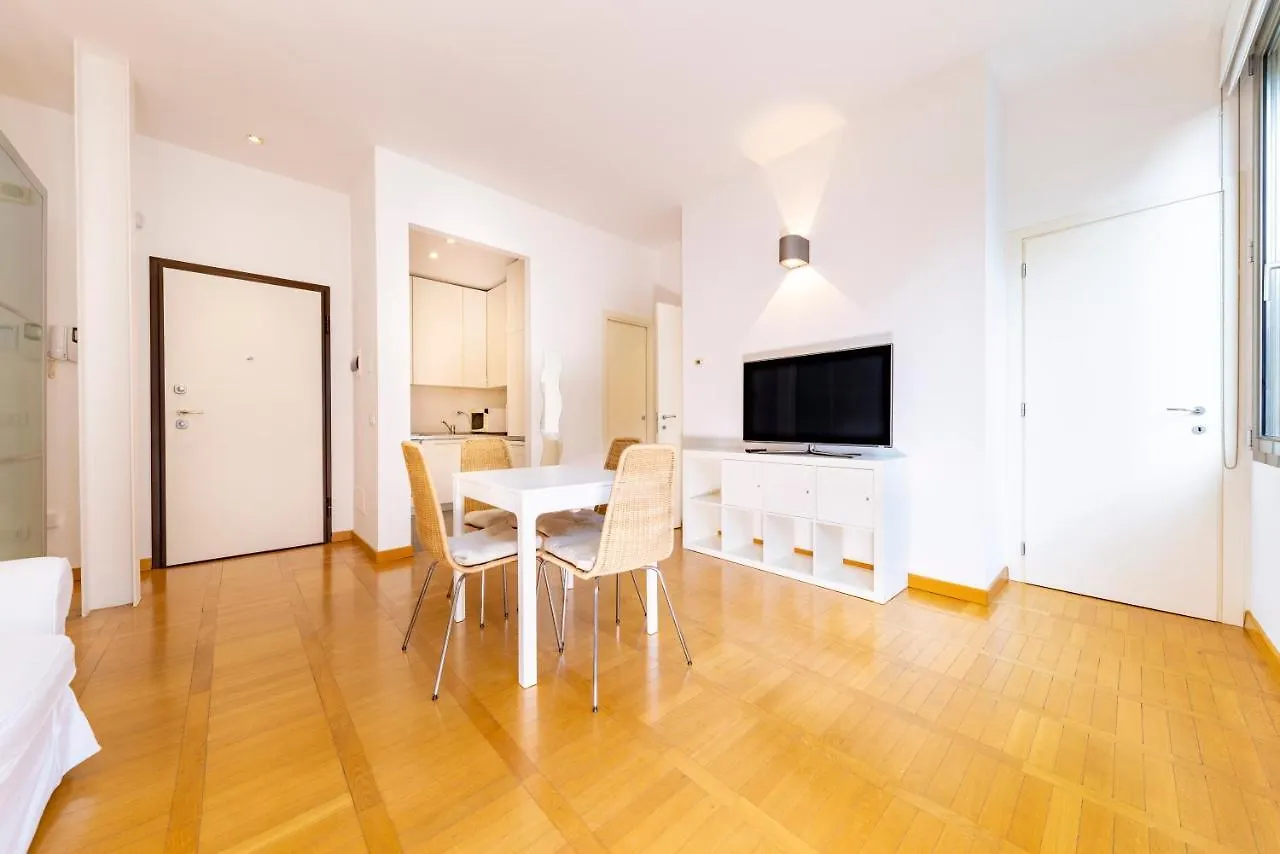 Luxury 1 Bedroom Navigli Loft Milan Apartment
