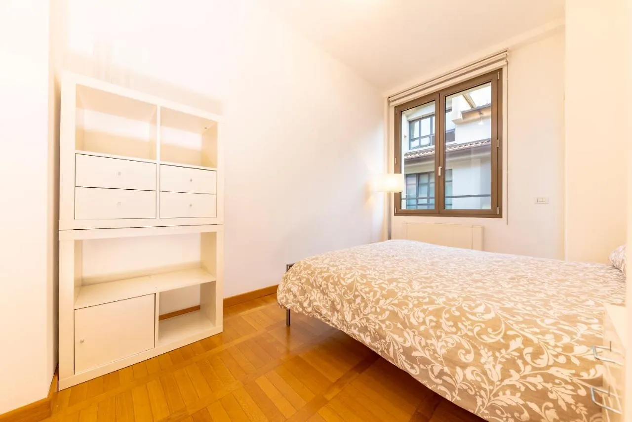 Luxury 1 Bedroom Navigli Loft Milan Italy