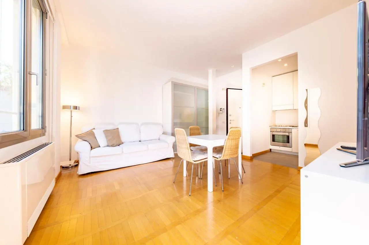 Luxury 1 Bedroom Navigli Loft Milan 0*,